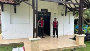 Polsek Cisaga Hadir Berikan Rasa Aman, Ibadah Umat Nasrani di Cinyenang Berlangsung Kondusif
