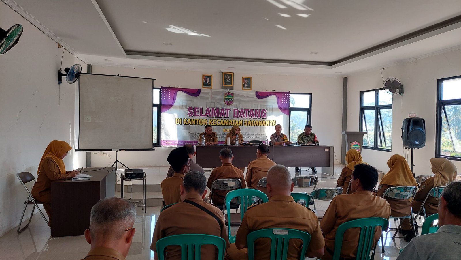Polsek Ciamis Sampaikan Himbauan Kamtibmas di Rakor Tingkat Kecamatan Sadananya