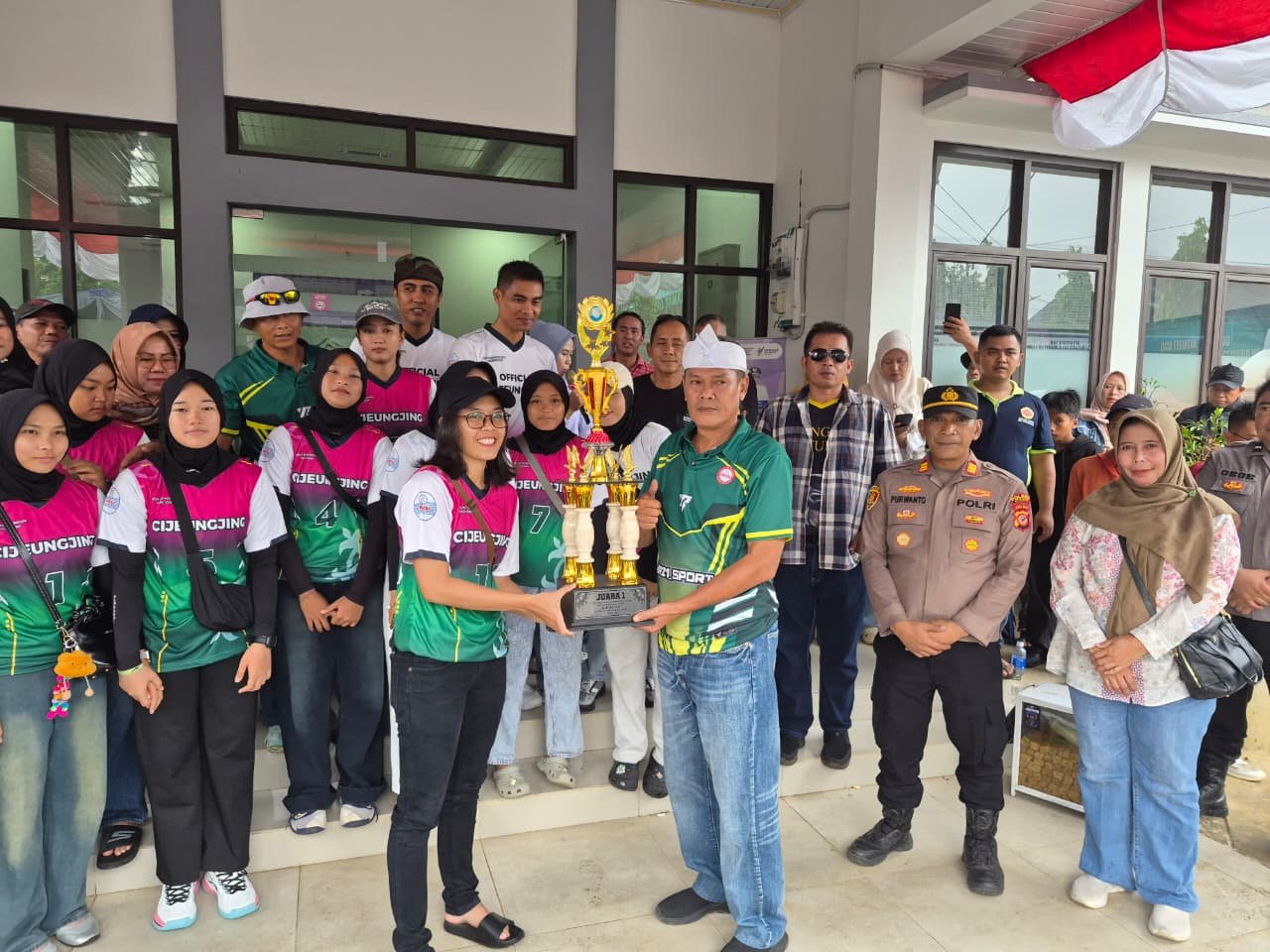 Polsek Cijeungjing Beri Pengamanan Pawai Kemenangan Tim Bola Voli di Turnamen Bupati Cup 2026