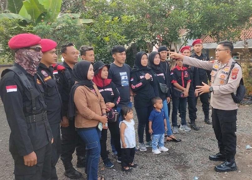 Kapolsek Sukadana Jalin Silaturahmi dengan Pengurus GRIB Jaya, Perkuat Sinergi Ciptakan Kamtibmas Kondusif