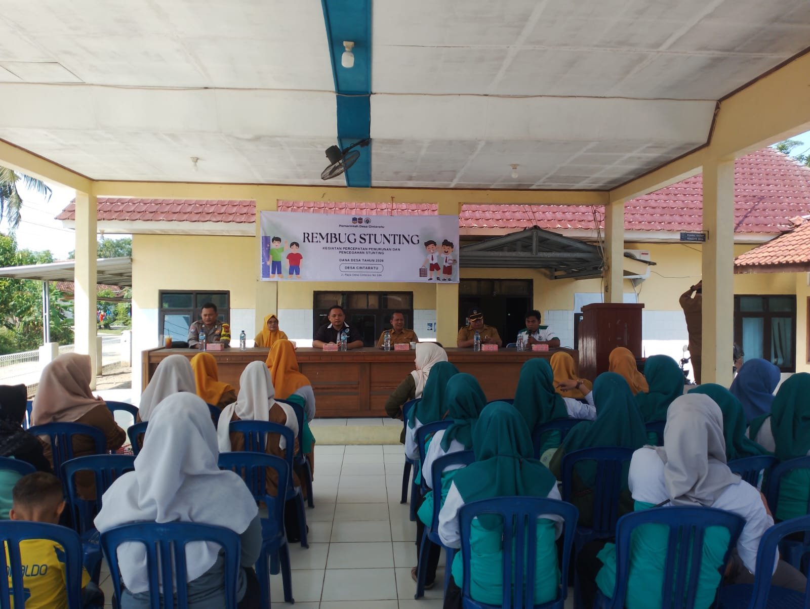 Dukung Program Pemerintah, Polsek Lakbok Ikuti Rembug Stunting di Desa Cintaratu