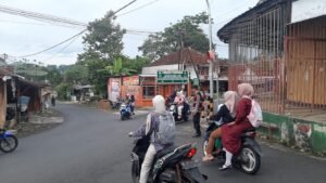 Humanis, Polsek Kawali Intens dan Rutin Turun ke Jalan Melayani Masyarakat di Pagi Hari